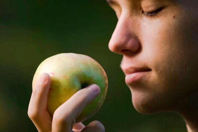 The smell of apple, banana or mint