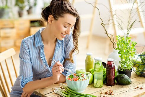 The girl ate salad